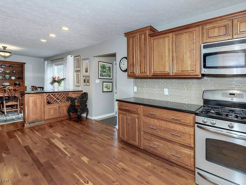 318 Hillside Lane, Chagrin Falls, OH 44022 Photo 12