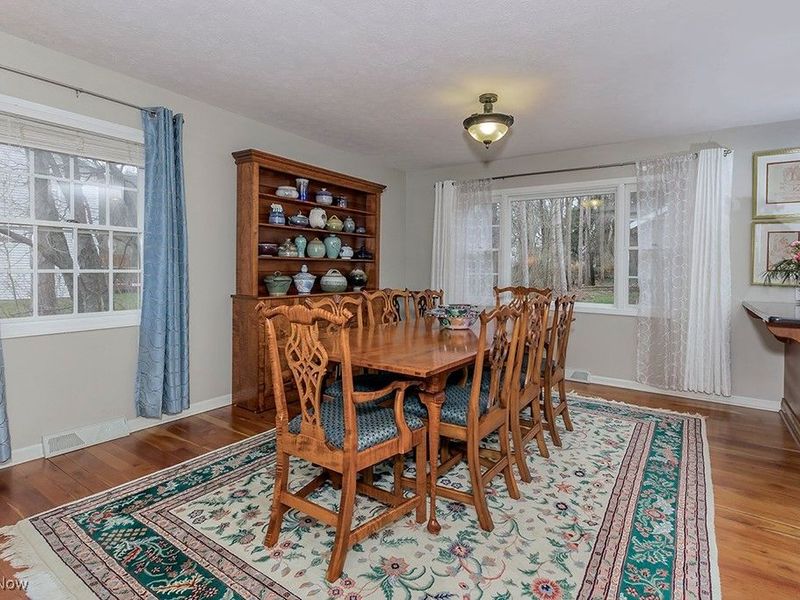 318 Hillside Lane, Chagrin Falls, OH 44022 Photo 19