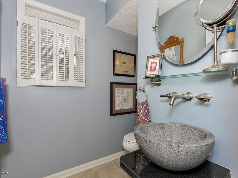 318 Hillside Lane, Chagrin Falls, OH 44022 Photo 20