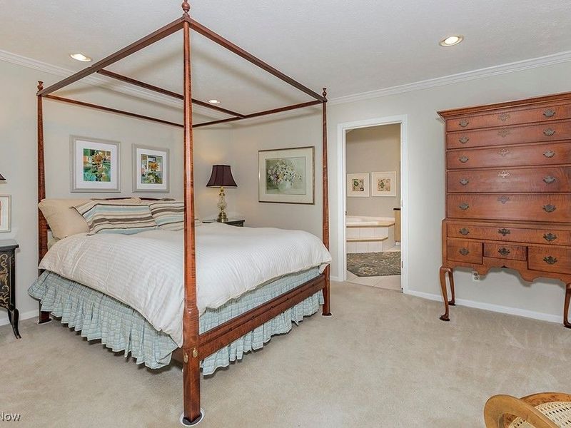 318 Hillside Lane, Chagrin Falls, OH 44022 Photo 22