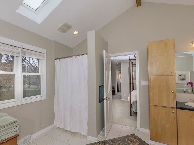 318 Hillside Lane, Chagrin Falls, OH 44022 Photo 27