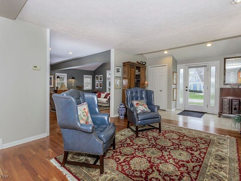 318 Hillside Lane, Chagrin Falls, OH 44022 Photo 5