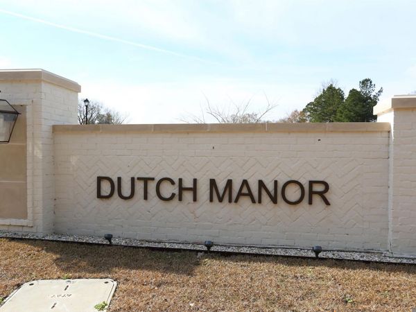 120 Dutch Manor Dr, Baton Rouge, LA 70810