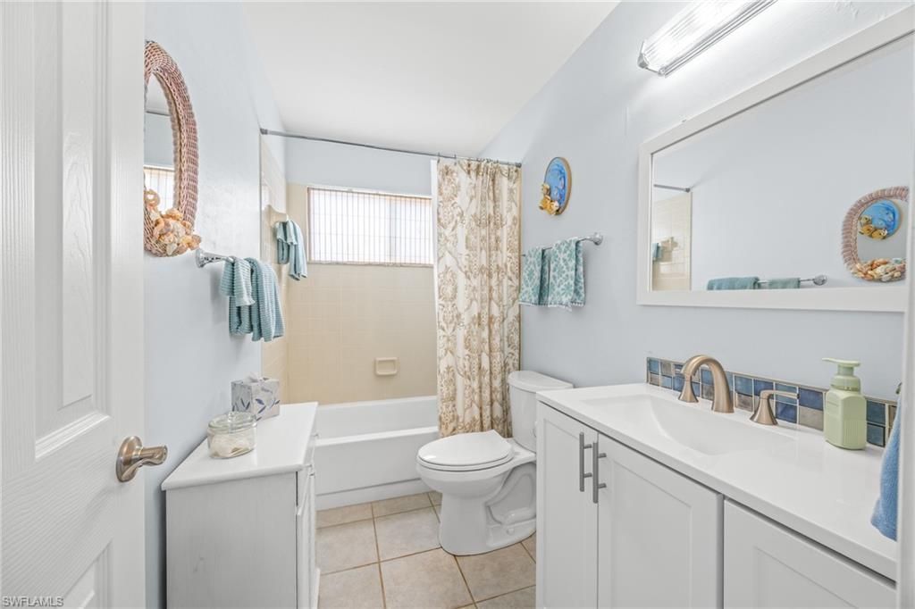 6486 Royal Woods Dr, Fort Myers, FL 33908 Photo