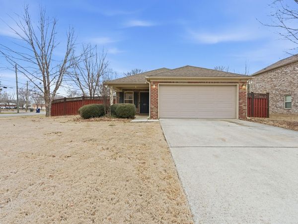 101 Bermuda Lakes Dr, Meridianville, AL 35759