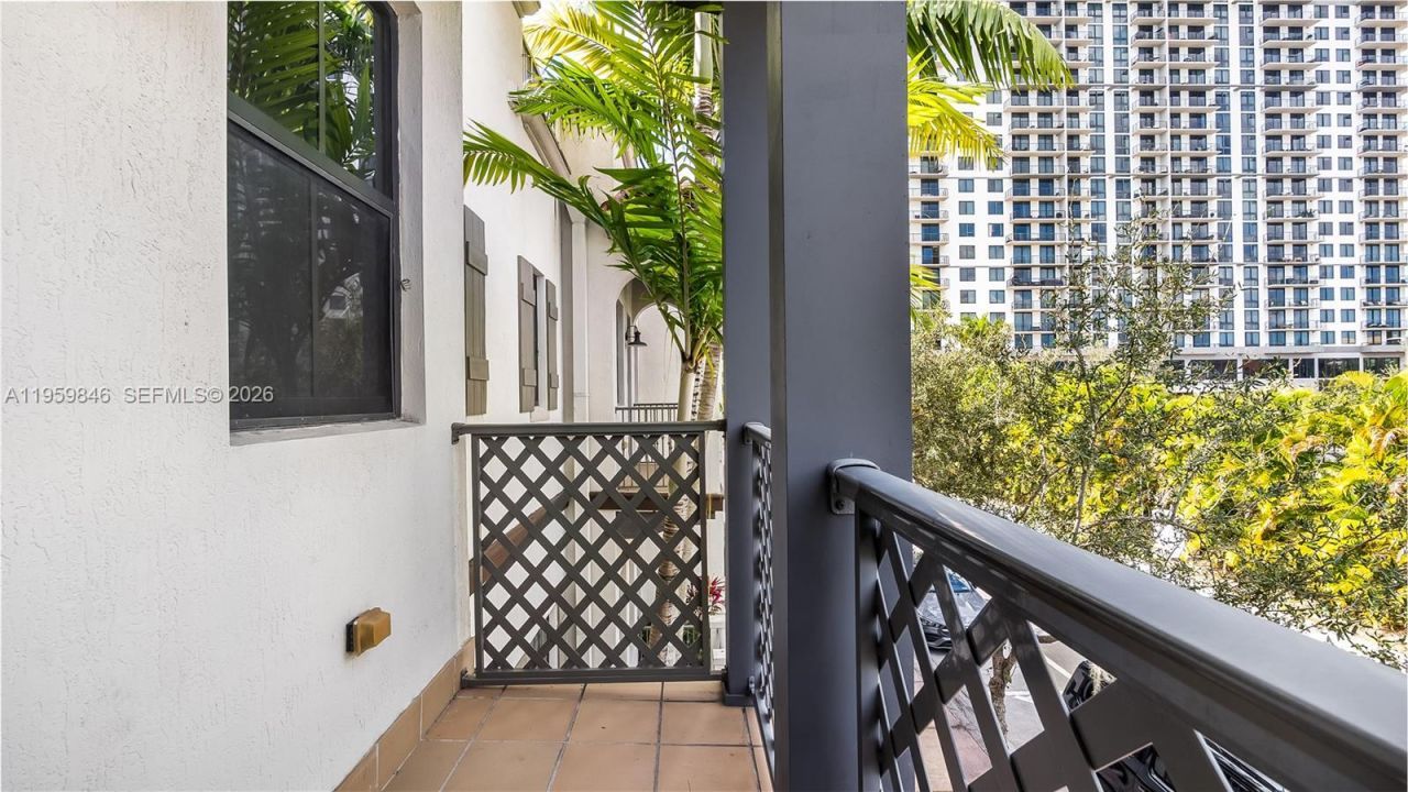 8362 NW 52nd Ter, Doral, FL 33166 Photo