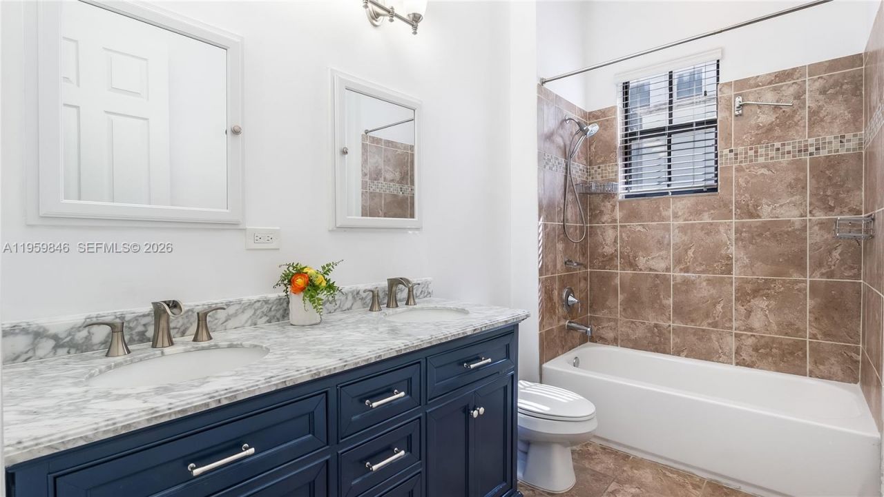 8362 NW 52nd Ter, Doral, FL 33166 Photo