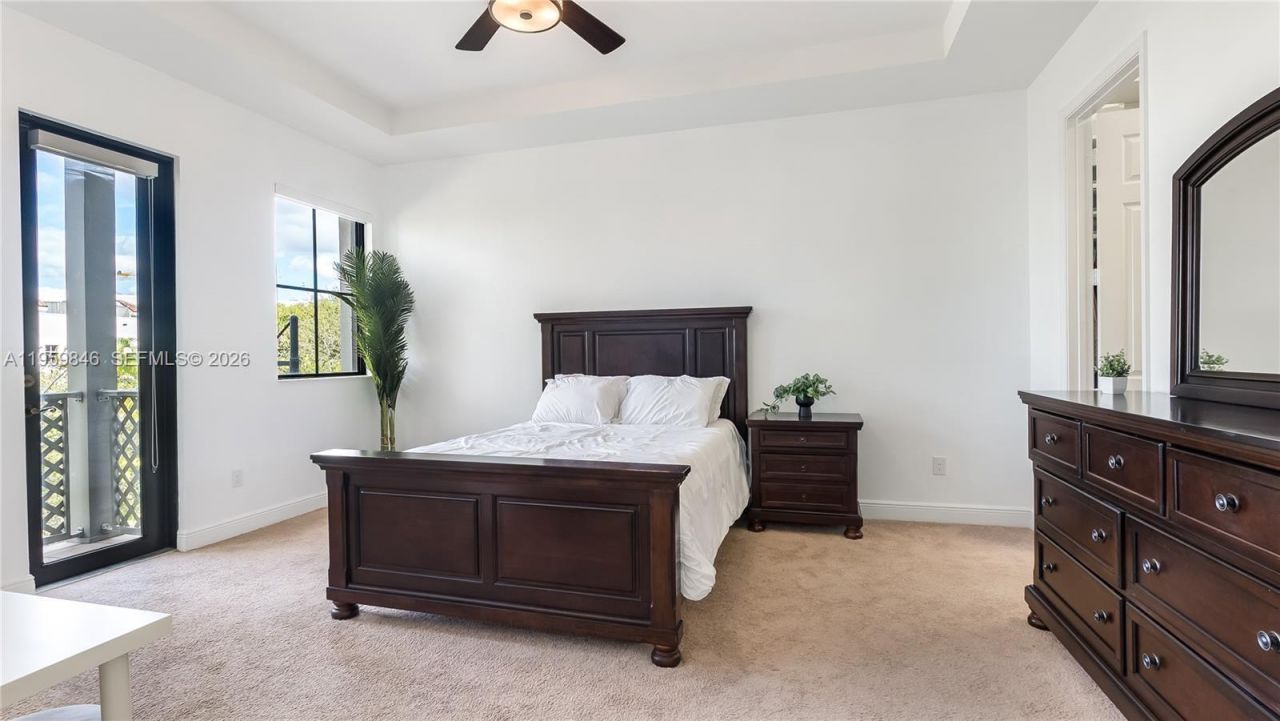 8362 NW 52nd Ter, Doral, FL 33166 Photo