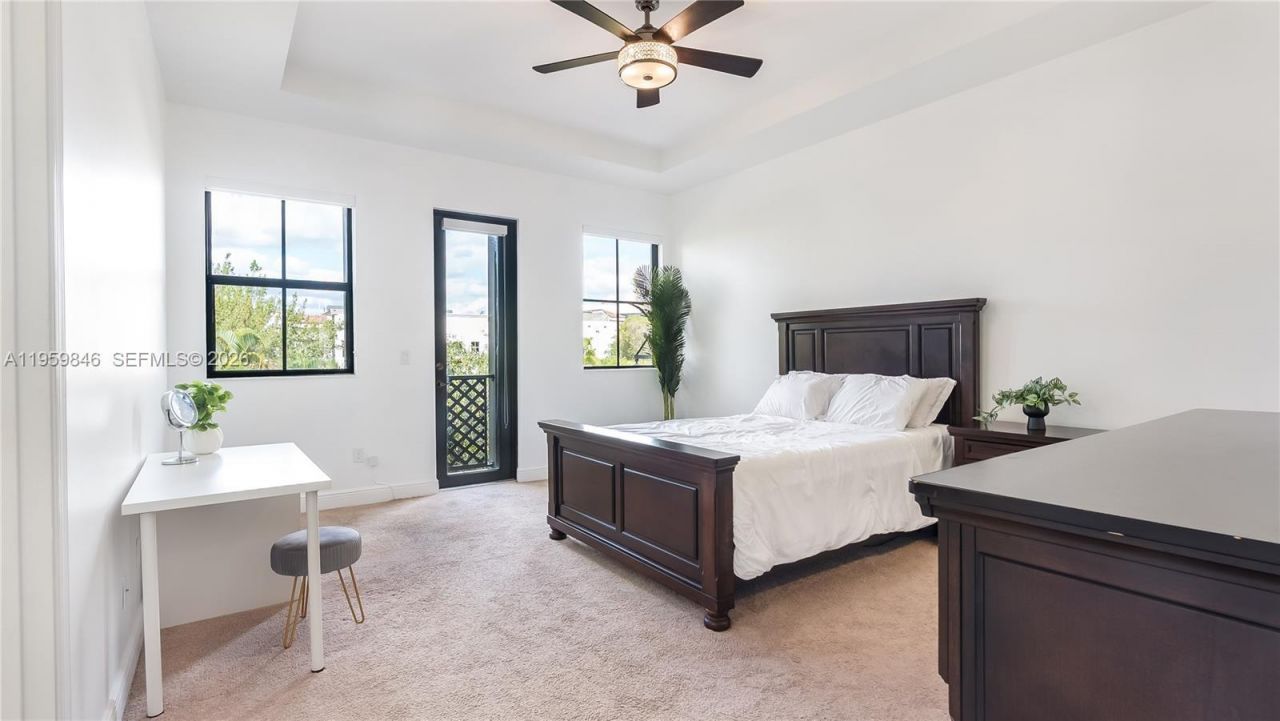 8362 NW 52nd Ter, Doral, FL 33166 Photo