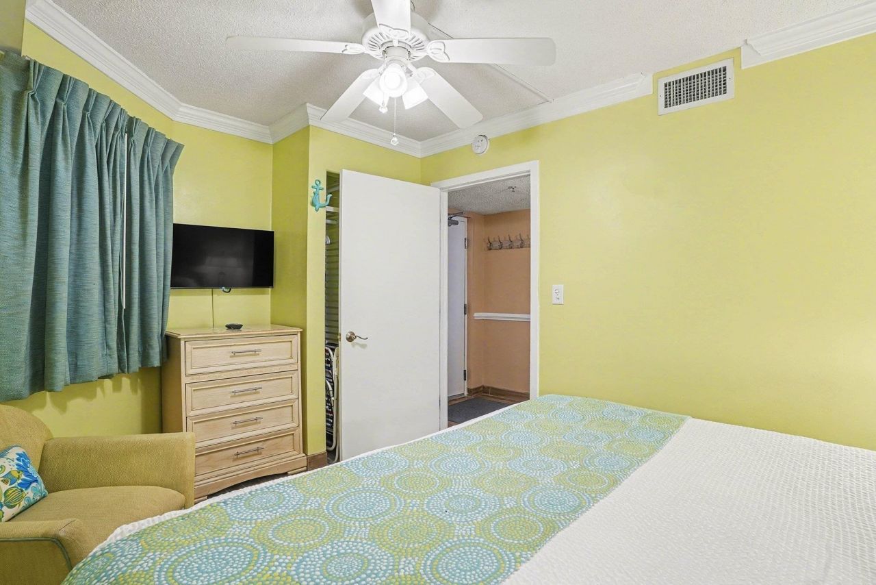 201 77th Ave. N Photo 13