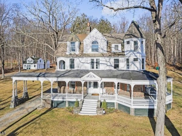 211 Mountainside Rd, Mendham, NJ 07945