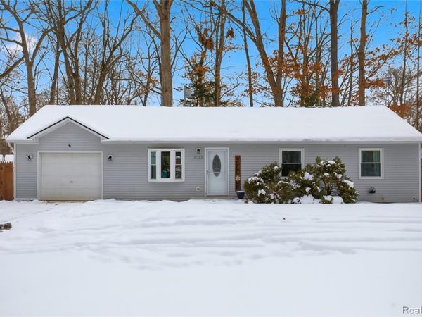 6522 Riverdale Road, Hamburg Twp, MI 48189