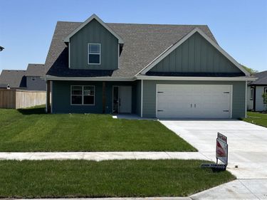 1201 S Lakewood Street, Valley, NE 68064
