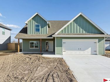 1201 S Lakewood Street, Valley, NE 68064