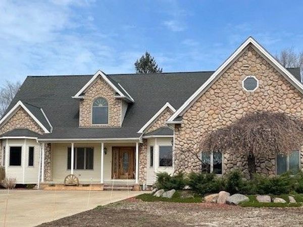 20 Marko Lane, Brooklyn Heights, OH 44131