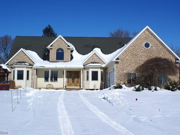 20 Marko Lane, Brooklyn Heights, OH 44131