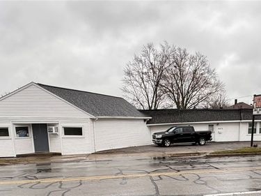703 Lake Avenue, Elyria, OH 44035