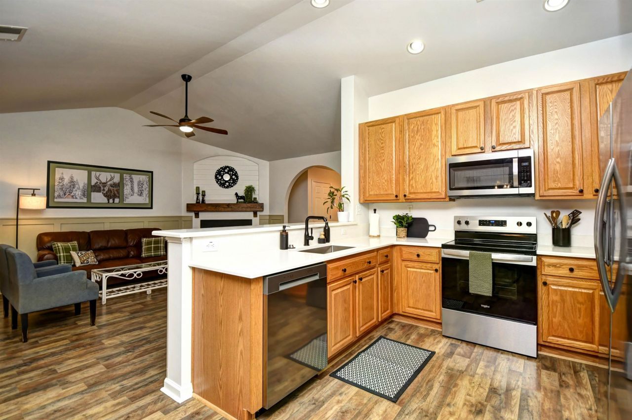 2089 Haystack Way Photo 12