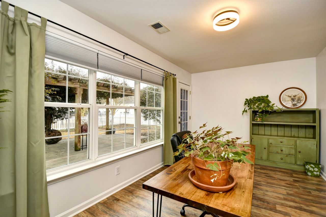 2089 Haystack Way Photo 14