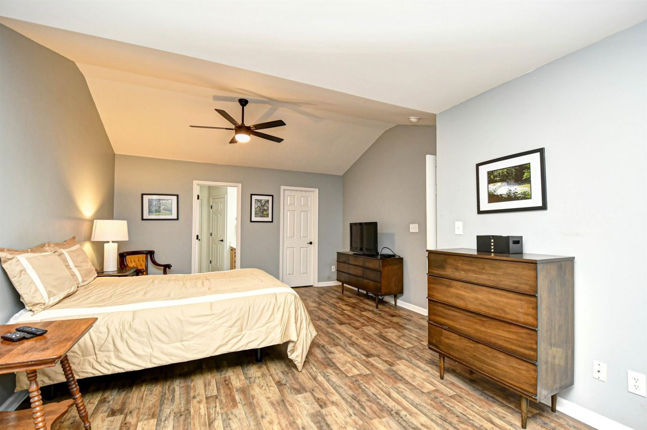 2089 Haystack Way Photo 18