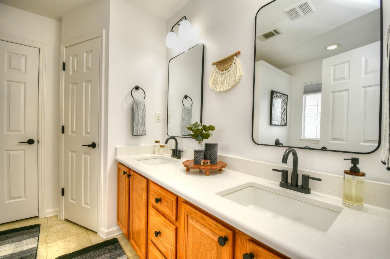 2089 Haystack Way Photo 20