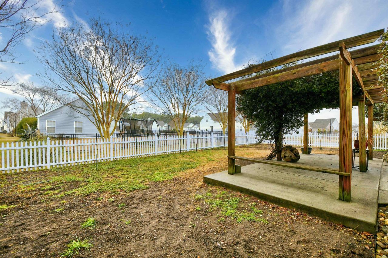 2089 Haystack Way Photo 32