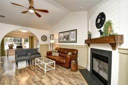 2089 Haystack Way photo 4