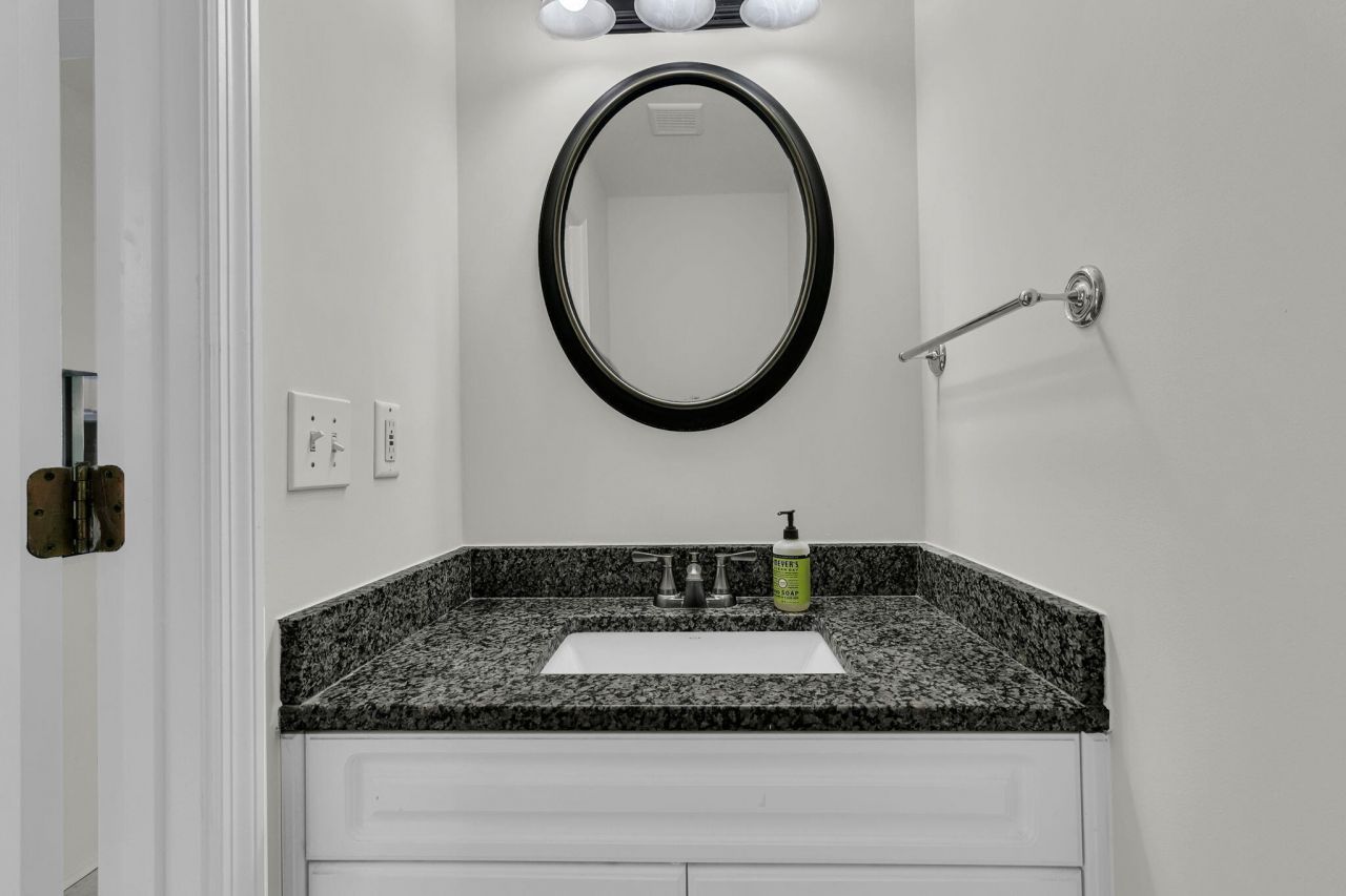 101 Wood Side Drive Photo 12