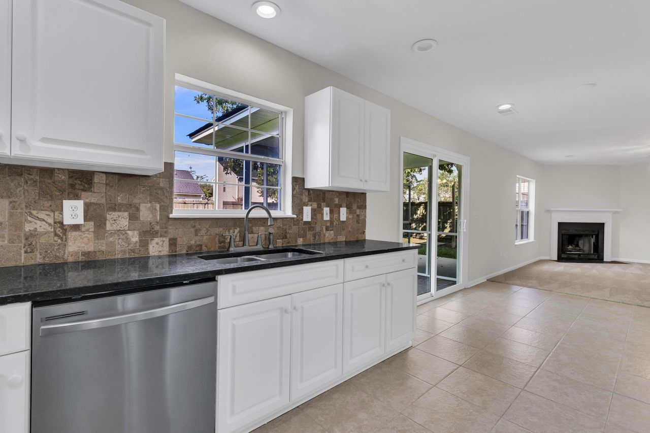 101 Wood Side Drive Photo 24