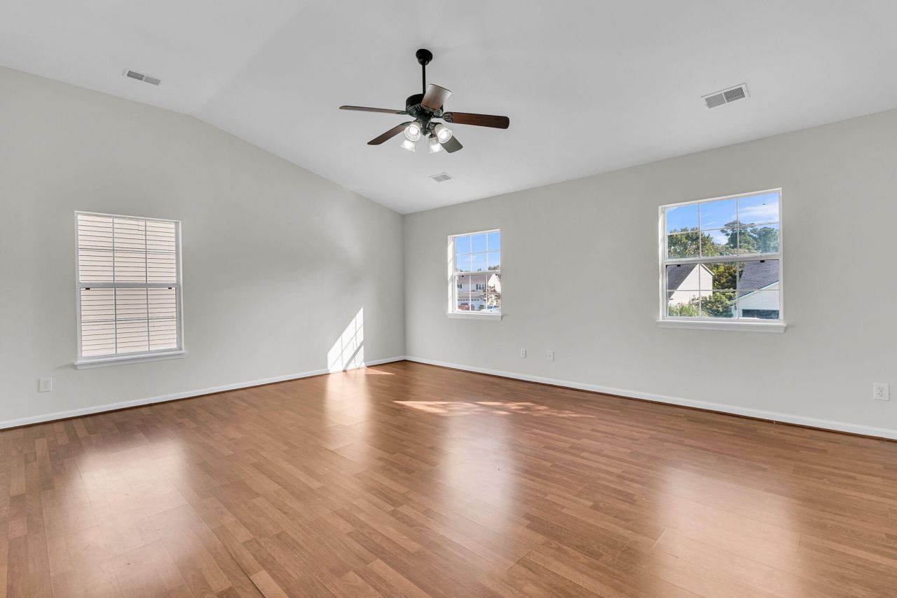 101 Wood Side Drive Photo 26