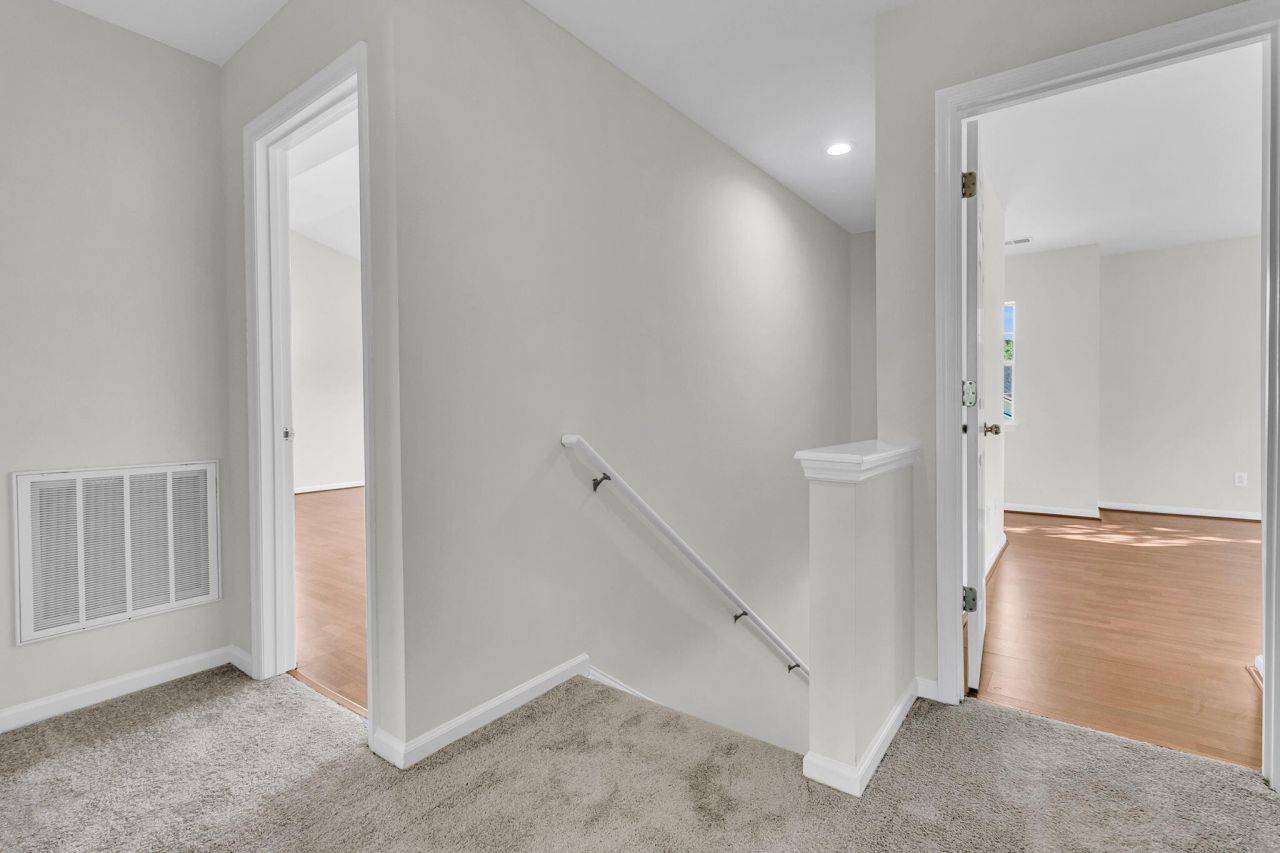 101 Wood Side Drive Photo 34