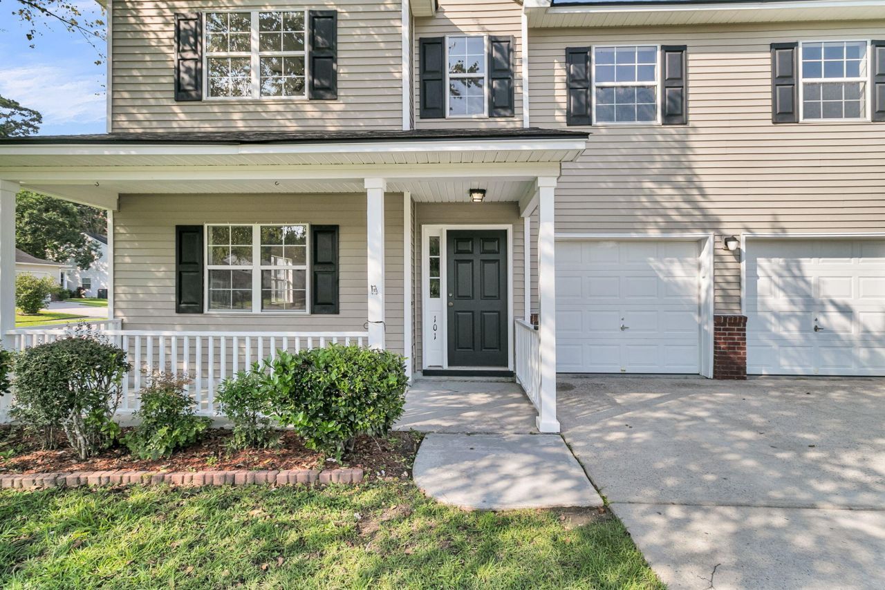 101 Wood Side Drive Photo 5