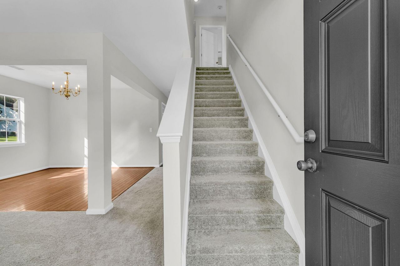 101 Wood Side Drive Photo 7