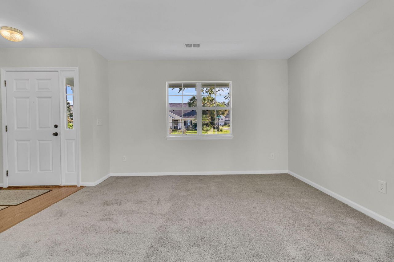 101 Wood Side Drive Photo 8