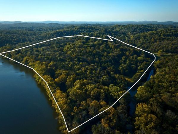 999 Ford Rd , Lebanon, TN 37087