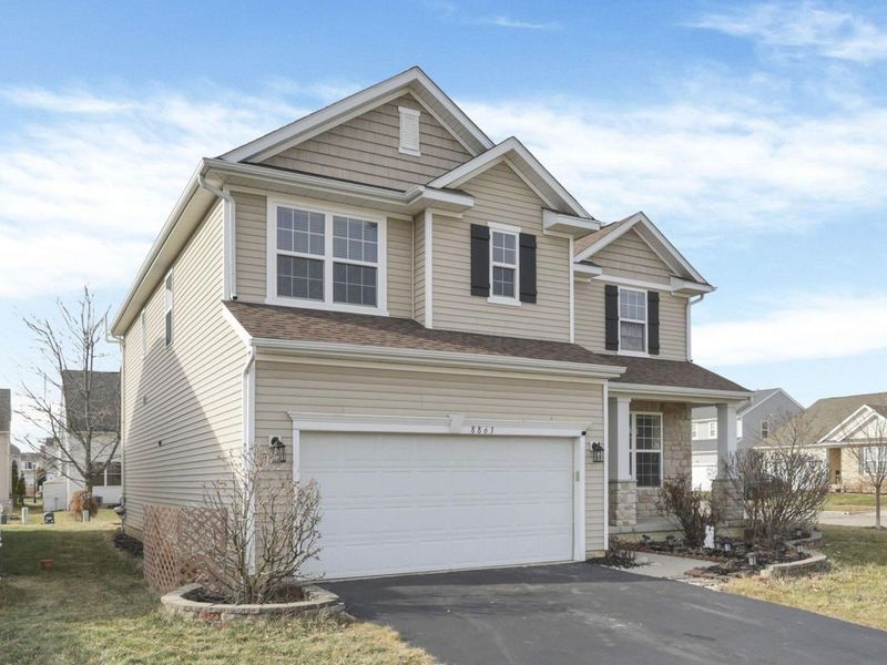 8863 Olenbrook Drive, Lewis Center, OH 43035 Photo 3