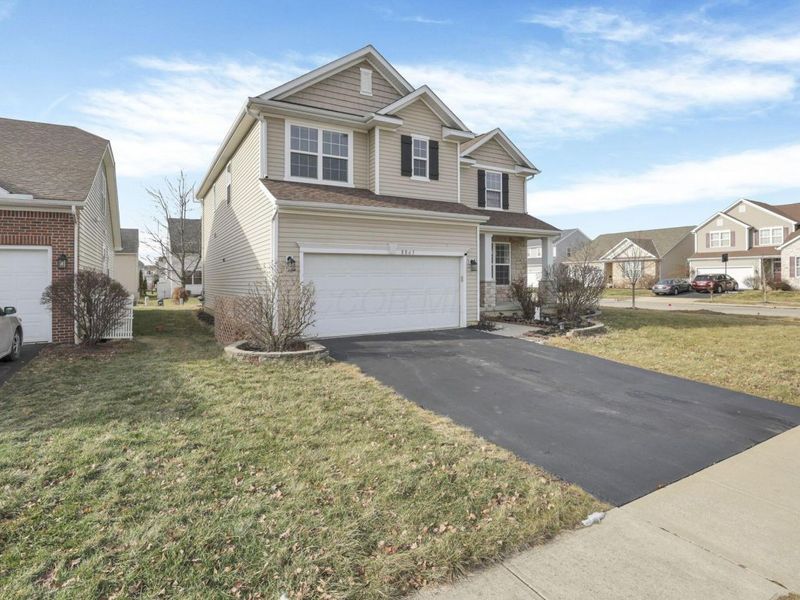 8863 Olenbrook Drive, Lewis Center, OH 43035 Photo 4