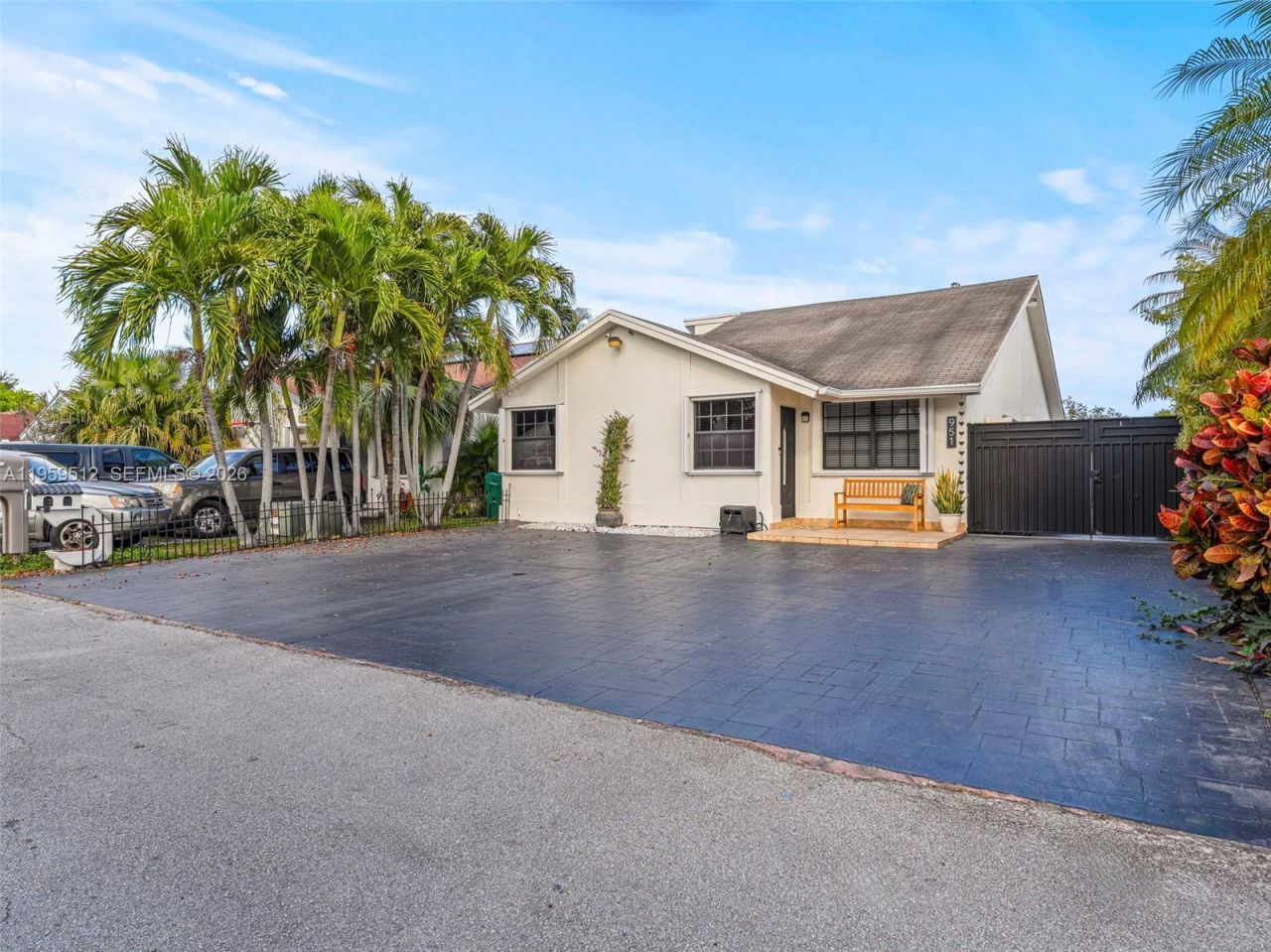 951 SW 124th Ct, Miami, FL 33184 Photo