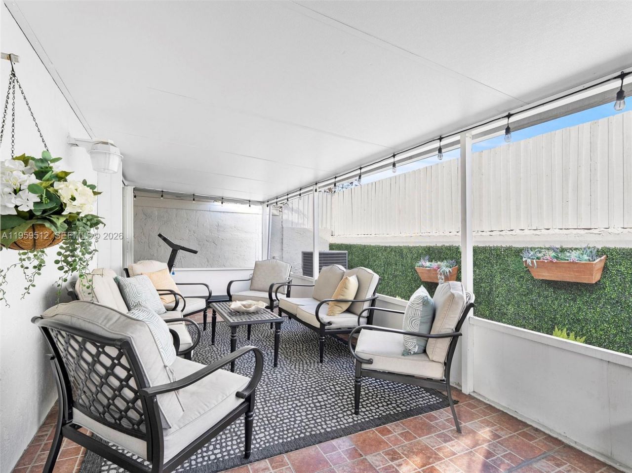 951 SW 124th Ct, Miami, FL 33184 Photo