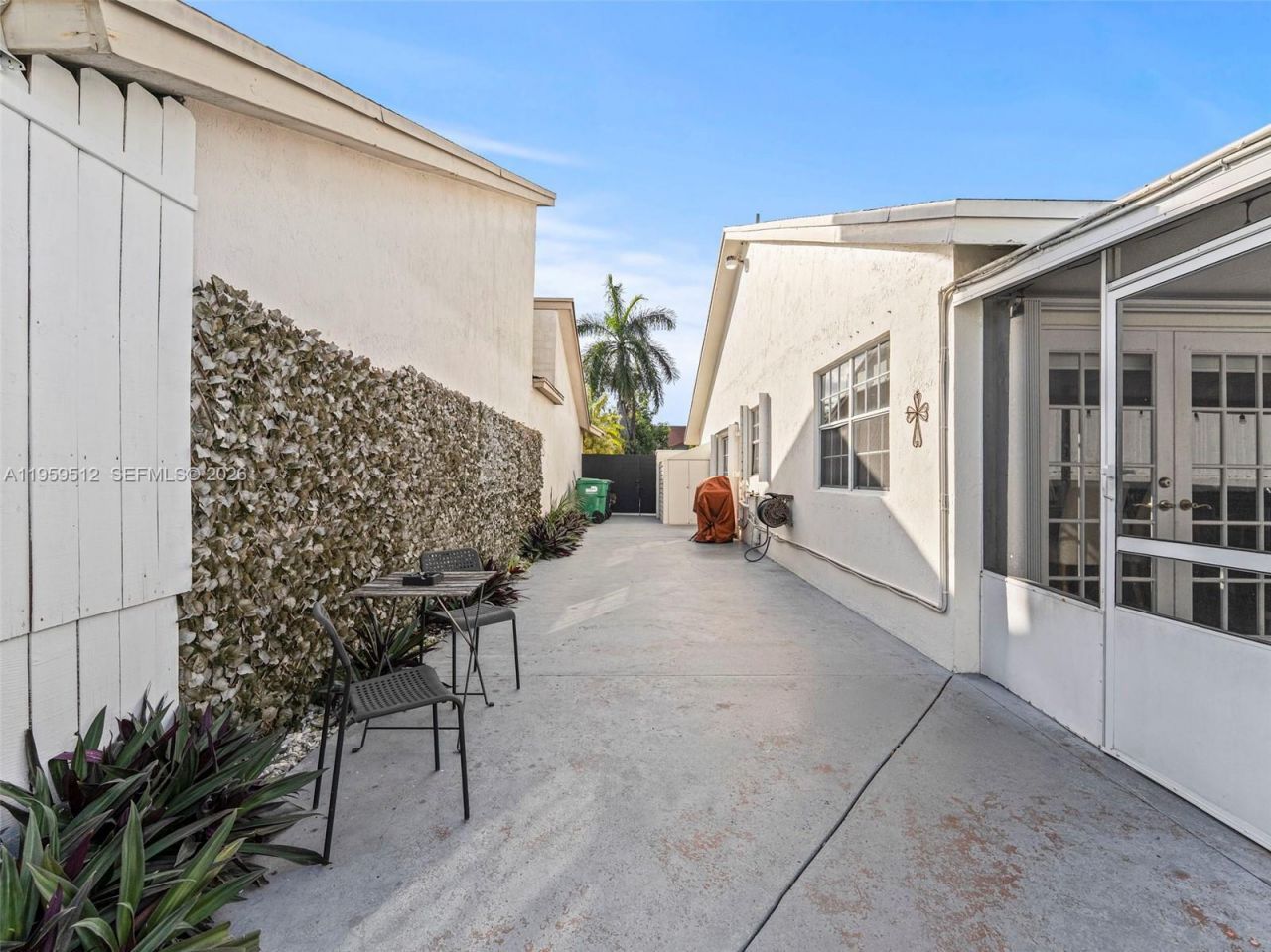 951 SW 124th Ct, Miami, FL 33184 Photo