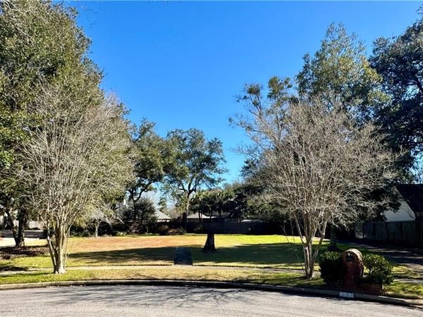 2551 Muir Woods Court S, Mobile, AL 36693