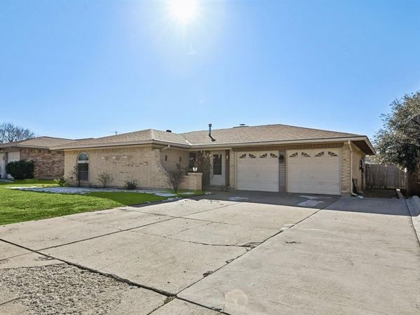 2106 Avalon Lane, Arlington, TX 76014