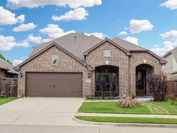 9501 Meadowpark Drive, Denton, TX 76226