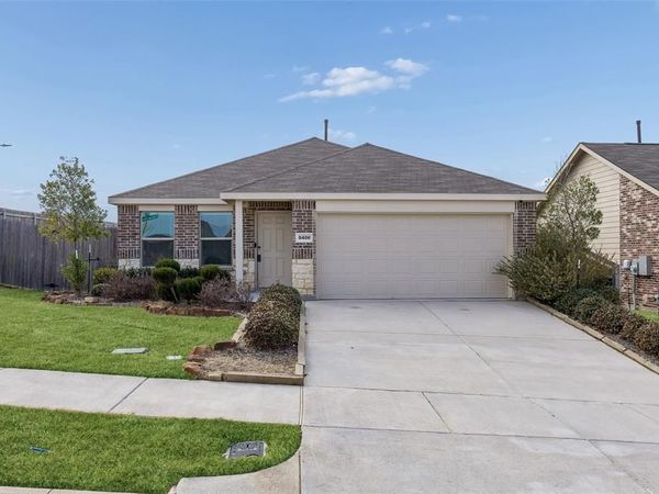 8408 Hollow Bend Street, Fort Worth, TX 76123