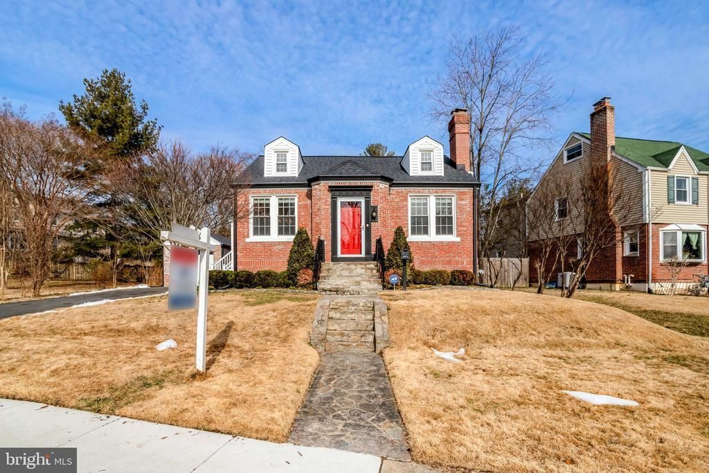 6070 Wooten Drive, Falls Church, VA 22044 Main Photo