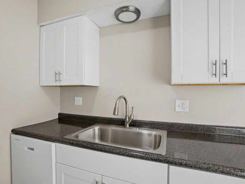 5730 Crossing Court, Unit 1, Columbus, OH 43231 Photo 15