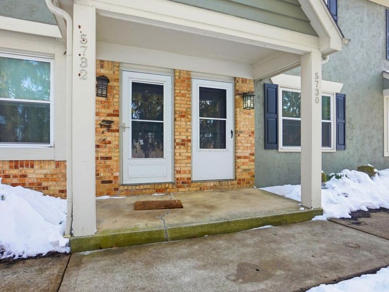 5730 Crossing Court, Unit 1, Columbus, OH 43231 Photo 2