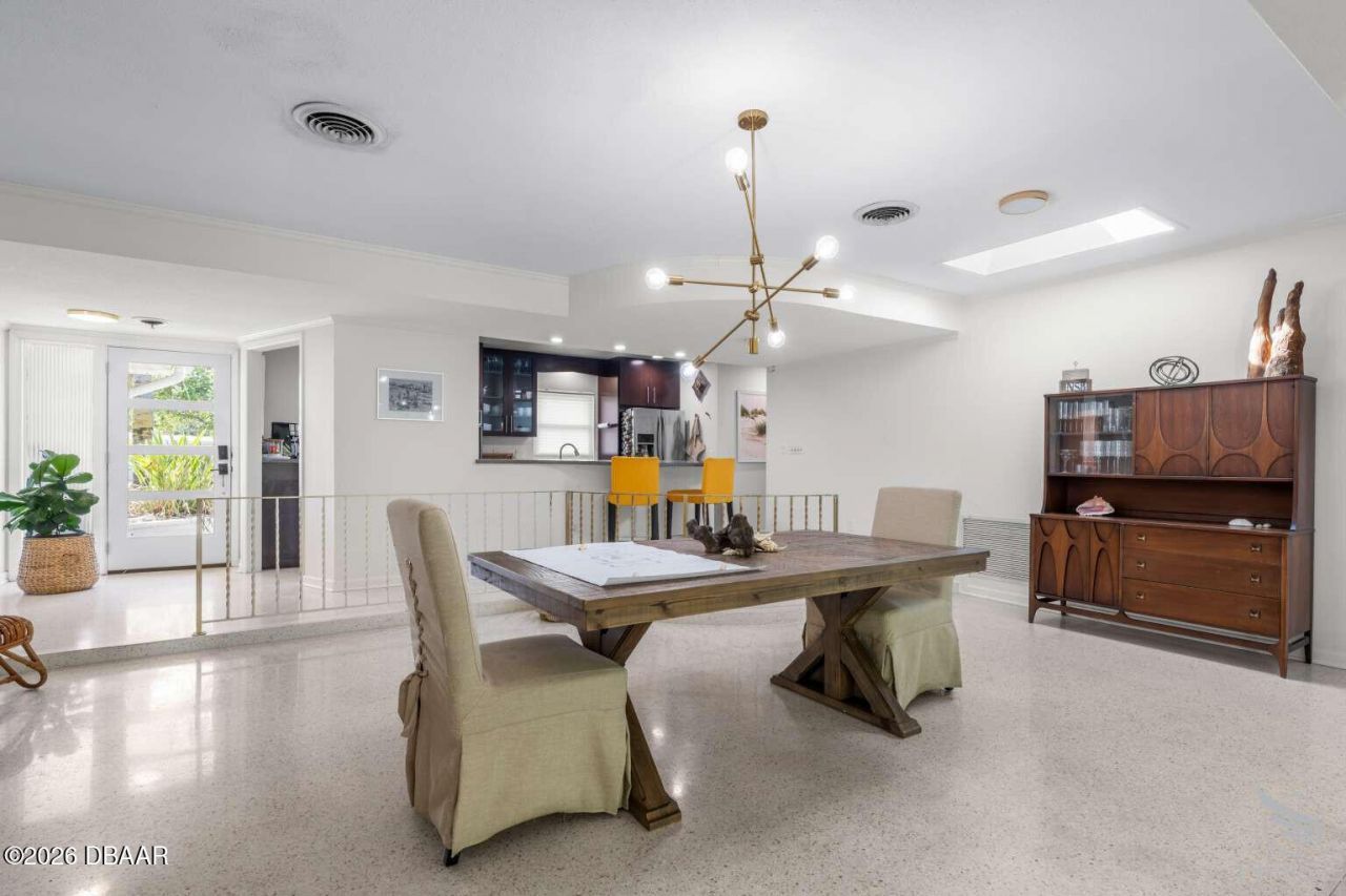812 E 13th Avenue, New Smyrna Beach, FL 32169 Photo