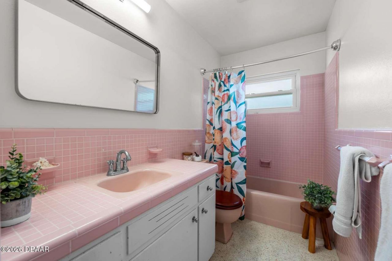 812 E 13th Avenue, New Smyrna Beach, FL 32169 Photo