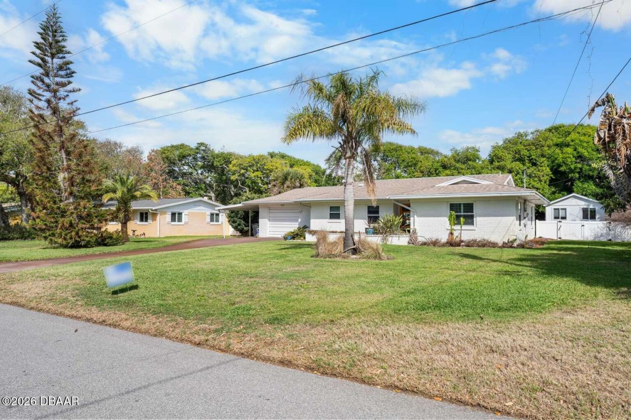 812 E 13th Avenue, New Smyrna Beach, FL 32169 Photo